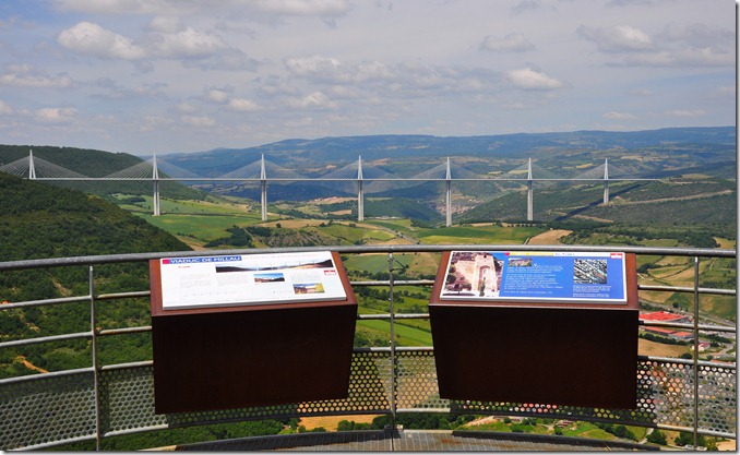 FRAViaduc_de_Millau-Cap_Coste-Brunas