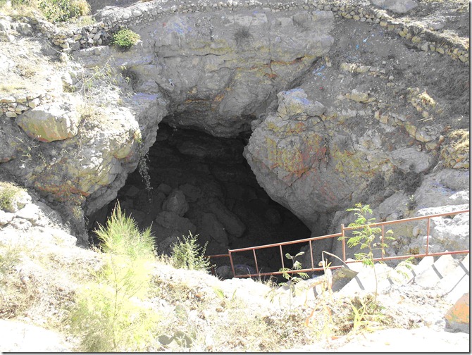 ET Enkuftu%20Cave
